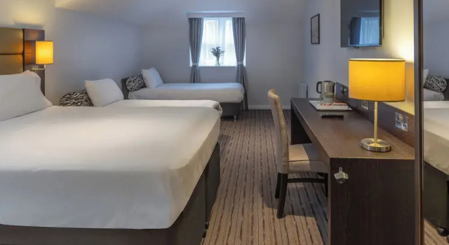 Двухместный семейный номер Standard Best Western Leicester Oadby