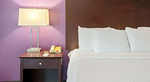 La Quinta by Wyndham Houston - Magnolia, Забронировать Отель Те-Вудлендс Texas Gulf Coast