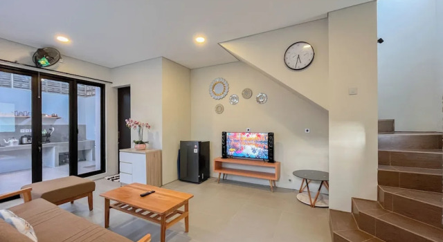 Cozy Stay 2Br Villa Damara Jimbaran Hijau, Varaa Villa Mökit kohteessa Bali, Mökki