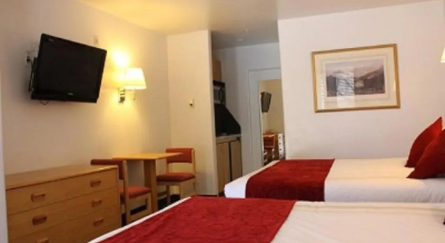 Четырёхместный номер Standard St Moritz Lodge and Condominiums