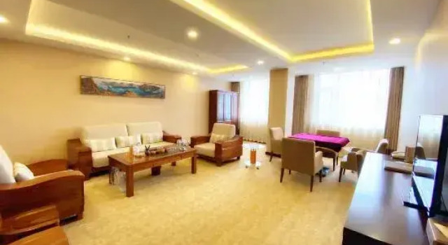 Suite Business Royal Hot Spring Hotei