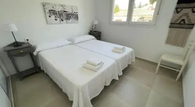 Nerja Paradise Rentals - Villa Las Palmeras, Забронировать Отель Отели Нерха с бассейном, рядом с Пляж Бурриана, Бассейн