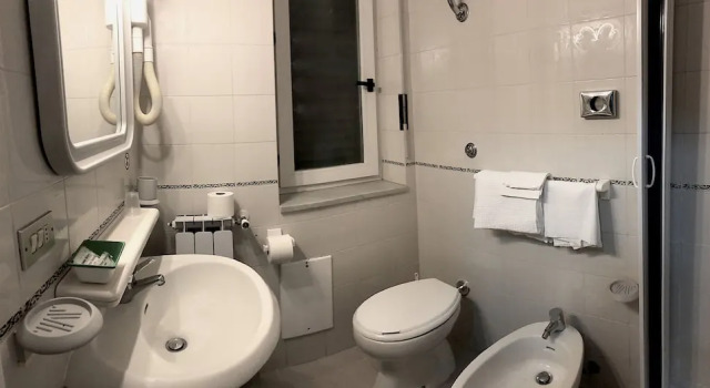 Трёхместный номер Standard с балконом Hotel Calypso