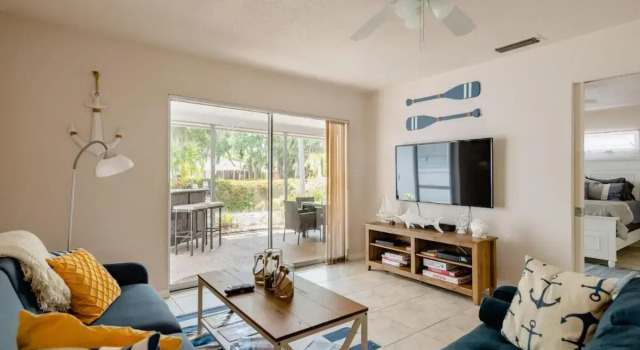 Recently Updated Cozy Siesta Key Beach Villa, Book Villa Hoteller i Siesta Key med pool, Swimmingpool