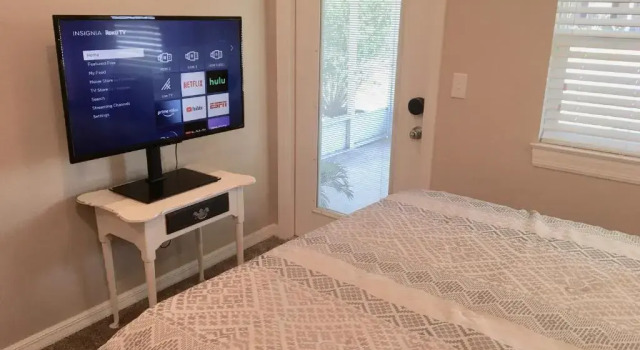 Двухместный люкс Private Entrance Suite near Legoland & State Farm