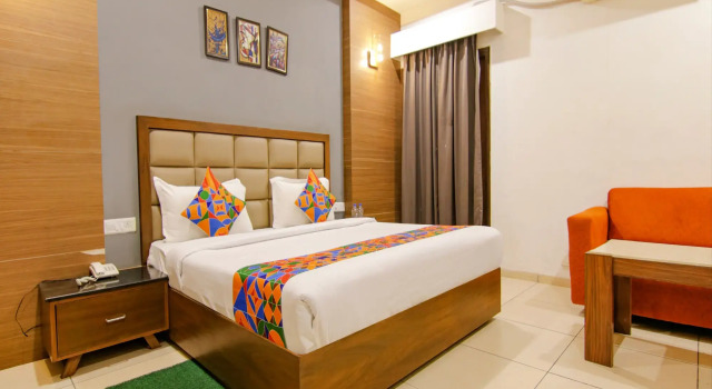 Номер Premium Fabhotel Citi Inn