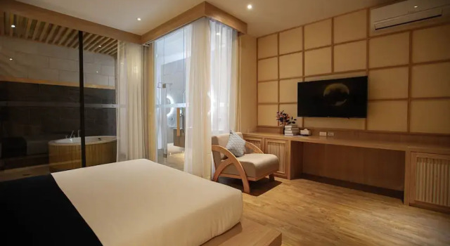 Номер Deluxe The Arch Phuket Hotel