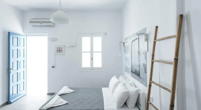 Студия White and Grey Chora