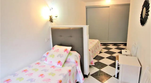 MARYVILLA 71, Забронировать Отель Отели Кальпе с бассейном, Бассейн