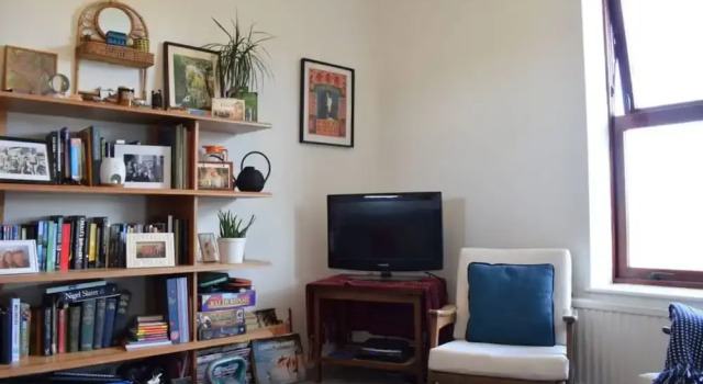 Bright Clapton 2 Bedroom Flat
