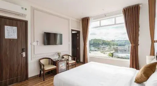 Полулюкс PINE VIEW Hotel Dalat
