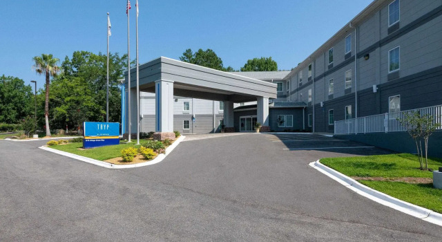 TRYP by Wyndham Tallahassee North I-10 Capital Circle, Забронировать Отель Отели Таллахасси с парковкой, рядом с Alfred B Maclay State Gardens, Парковка