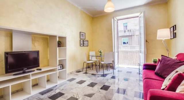 Cosy 2 bed Flat Near San Giovanni