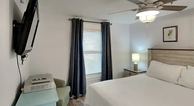Majestic Sun #1008A by Southern Vacation Rentals, Rezerwuj Hotel Hotele w Emerald Coast z parkingiem, Parking