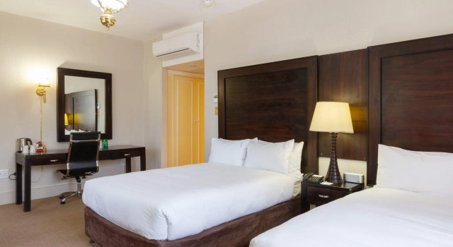 Четырёхместный номер Standard Holiday Inn - Johannesburg Sunnyside Park by IHG