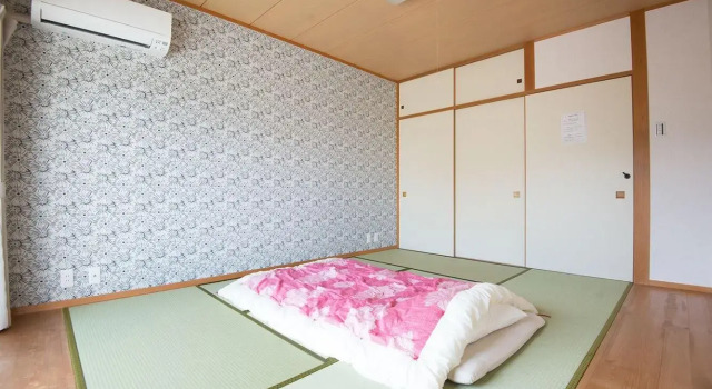 Кровать в общем номере (мужской номер) Hakone Guest House gaku