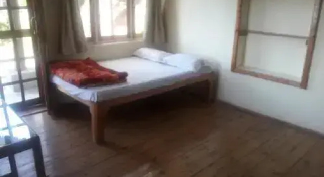 Khim's Guest House & Restaurant, Rezervovat Penzión Hotely v Almora s parkováním, Parkování