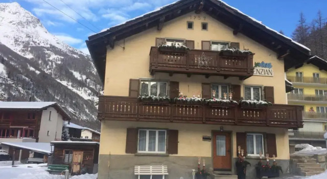 Apartment Enzian, Boek Appartement Saas-Almagell 