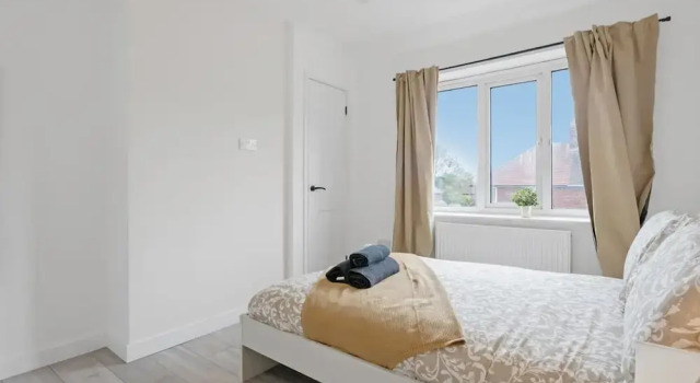 3bed House-free Parking