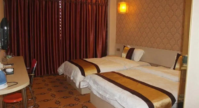 Business Hotel in Kunming Fu Macro, Rezerwuj Hotel Hotele w Kunming z parkingiem, Parking
