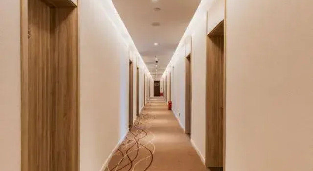 HanTing Hotel (Zhengding Ancient City South Gate), Book Hotel Zhengding Hebei