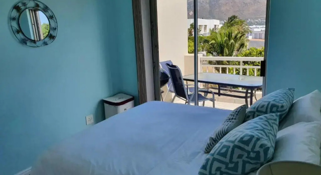 Апартаменты Sea and Mountain View Apartment