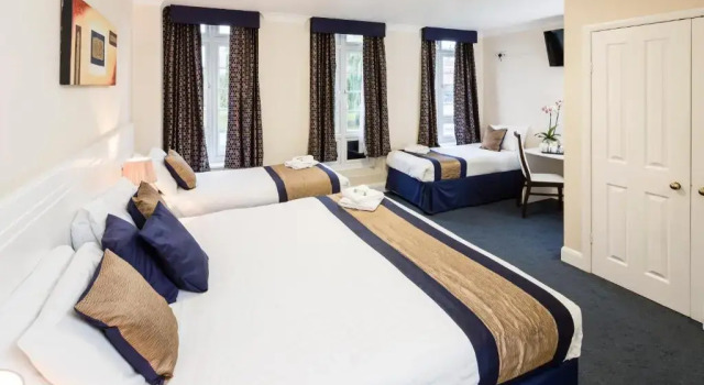 Четырёхместный номер Standard Kingsland Hotel