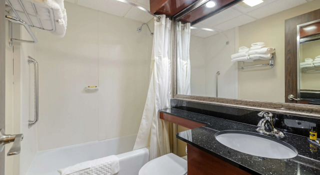 Шестиместный люкс Best Western Plus Augusta Civic Center Inn