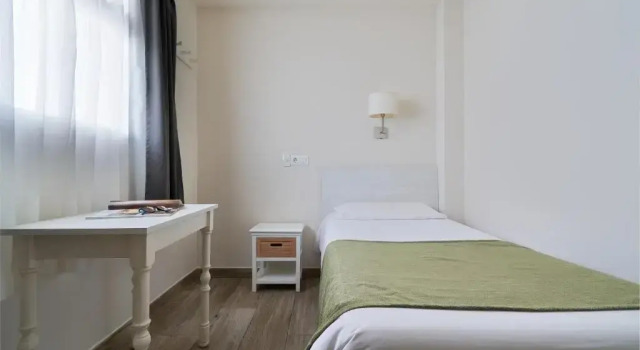 Одноместный номер Economy Hostal Sol y Miel