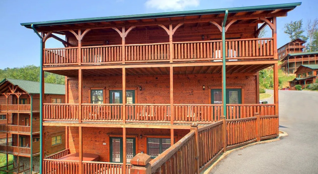 Gatlinburg Majesty by Jackson Mountain Homes