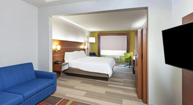 Люкс c 1 комнатой Holiday Inn Express Hotel & Suites Orange by IHG