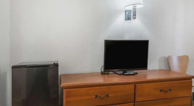 Четырёхместный номер Standard Motel 6-Sulphur, LA