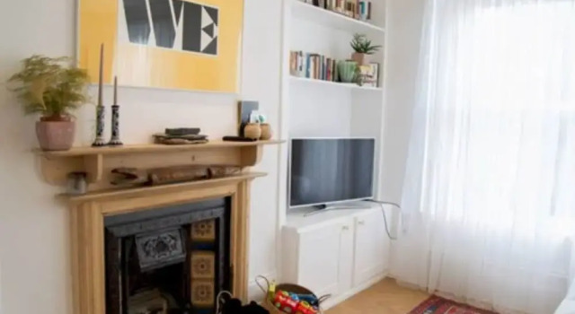 Spacious Multi Level Home With Large Garden, Book Hotel Tottenham Merseyside