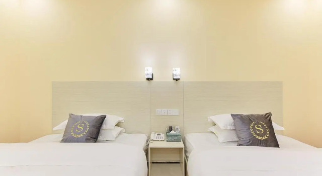 Двухместный номер Standard H&L Hotel New Baiyun International Airport Store