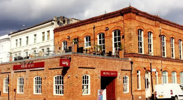 Fantastic Birmingham Jewellery Quarter 2 Bed Home, Забронировать Апартаменты/квартира Апартаменты Бирмингема, рядом с Симфонический зал, Апартаменты/квартира