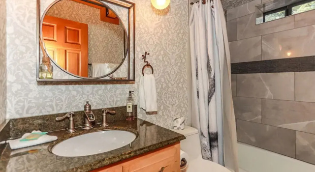 Woodland Log-1887 by Big Bear Vacations, Buchen Sie Ferienhaus Hotels in Big Bear Lake mit Parkplatz, Parkplätze