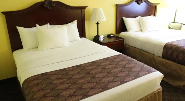 Четырёхместный номер Standard Days Inn by Wyndham Salado