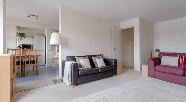 Quiet 3 Bedroom Apartment With Stunning Views, Varaa Huoneisto Asunnot kohteessa Merseyside, Huoneisto