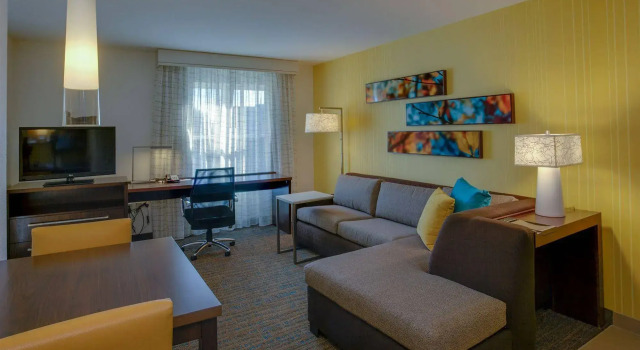 Residence Inn by Marriott Springfield Chicopee, Забронировать Отель Спринг-Филд 