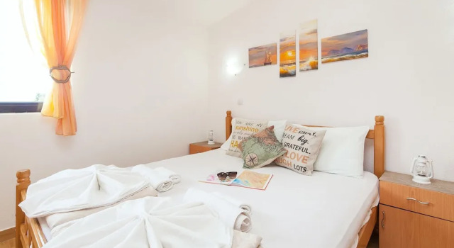 Двухместная студия с балконом и с видом на море Apartments Viktorija