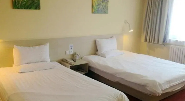 Hanting QD Third Yanan Rd, Prenota Hotel Hotel a Shandong con parcheggio, Parcheggio