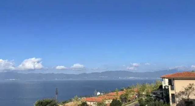 Fuxian Lake Xiangru • Chenxia Resort Hotel, Rezerwuj Ośrodek wypoczynkowy Hotele w Yuxi z basenem, Basen
