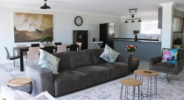 2 Dolphin Ridge , Bloubergstrand, Забронировать Отель Отели Блаубергстранд с парковкой, рядом с Seaside Village Shopping Centre, Парковка