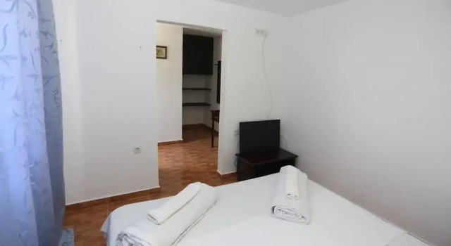 3 người Comfort phòng có ban công và có view vườn Perla Costinesti - Hostel