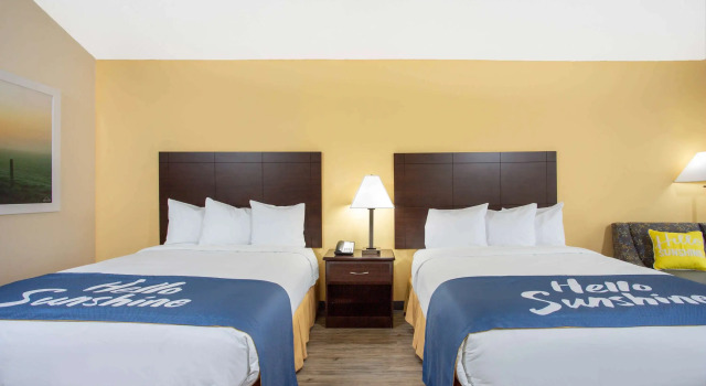Days Inn by Wyndham Lake City, Забронировать Отель Отели Лейк-Сити с бассейном, рядом с Культурный центр The Bean Market, Бассейн