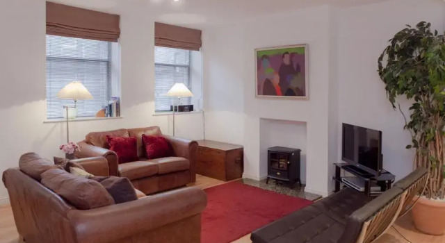 Causewayside Apartment - The Edinburgh Address, Забронировать Апартаменты/квартира Отели Эдинбурга с парковкой, рядом с Wohl Pathology Museum, Парковка