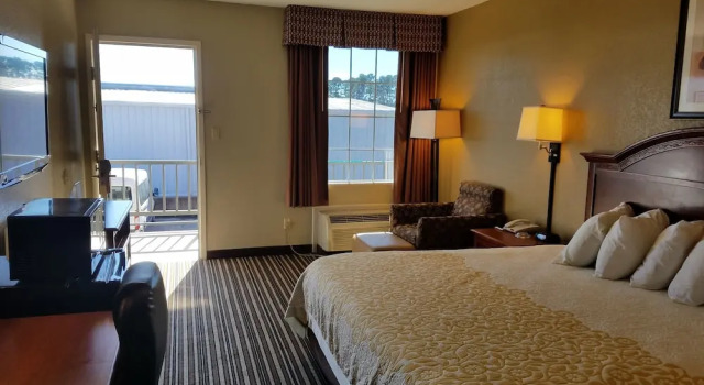 Двухместный номер Accessible Days Inn by Wyndham Leesville
