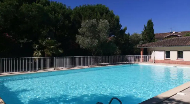 Апартаменты TOULOUSE appartement avec chambre séparée/Métro/Piscine