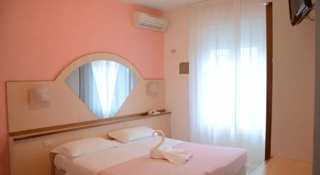 Четырёхместный номер Standard с балконом Hotel Gioia
