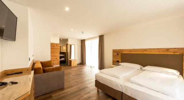 Четырёхместный номер Standard Active Alm Hotel